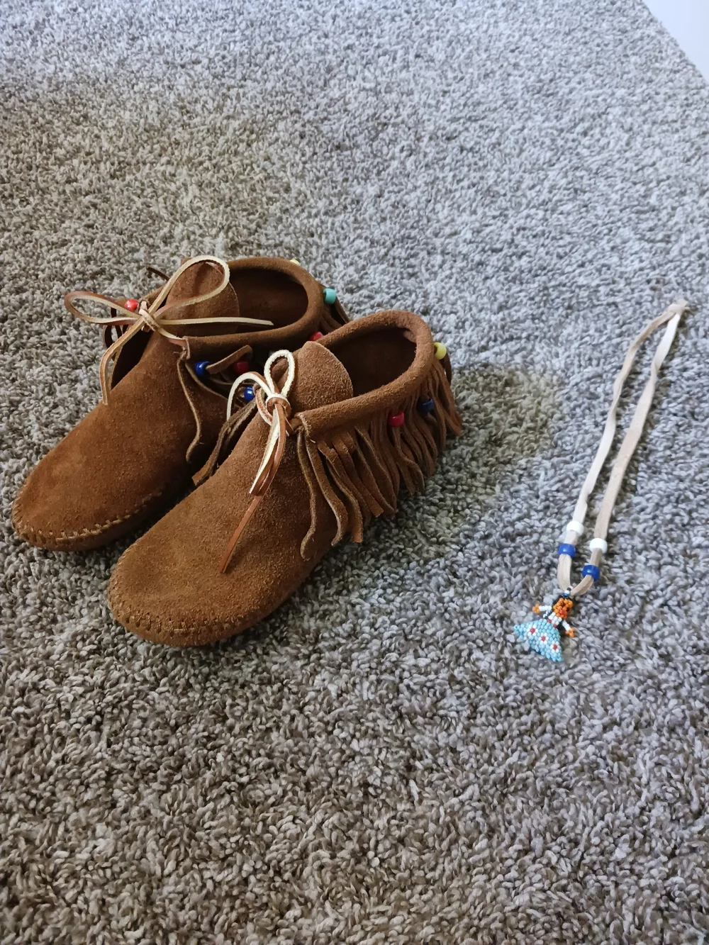 Vintage Minnetonka kids Moccasins & Beaded Necklace  3